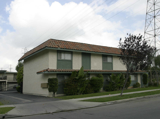 17035 Passage Ave in Bellflower, CA - Building Photo - Building Photo