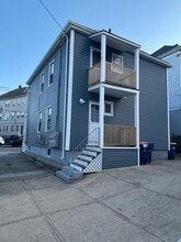 131 David St, Unit 131 David St 2nd Fl in New Bedford, MA - Building Photo - Building Photo