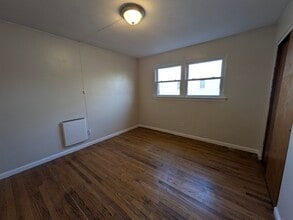 617 June St, Unit B in Endicott, NY - Foto de edificio - Building Photo