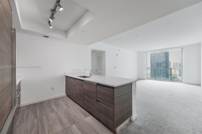 1100 S Miami Ave in Miami, FL - Building Photo - Building Photo