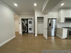 14 Mt Hood Rd, Unit 6 in Boston, MA - Building Photo