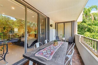 121 Crandon Blvd in Key Biscayne, FL - Building Photo - Building Photo