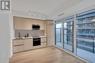 110 Broadway Ave in Toronto, ON - Building Photo - Building Photo