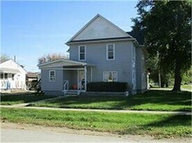 504 Elm St in Van Meter, IA - Building Photo
