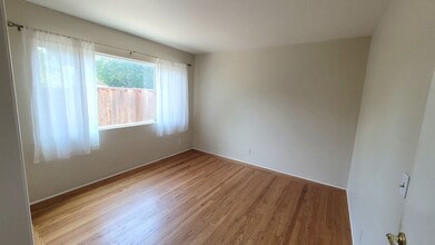 439 Valencia Dr in Los Altos, CA - Building Photo - Building Photo