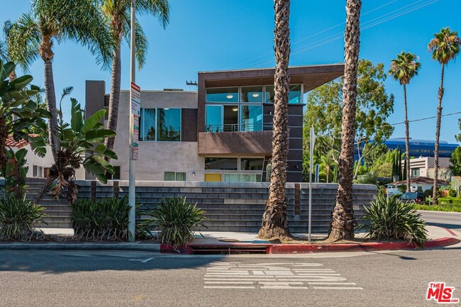 property at 503 N San Vicente Blvd
