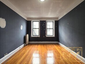 25-74-74 33rd St in Queens, NY - Building Photo - Building Photo