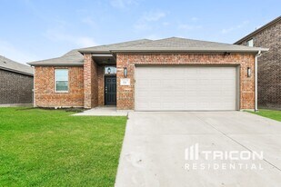 224 Iron Ore Trail in Fort Worth, TX - Building Photo
