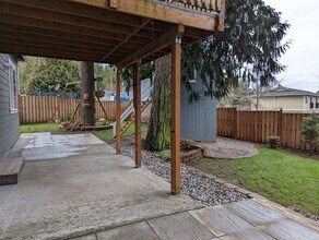 828 N 18th St in Mount Vernon, WA - Building Photo - Building Photo