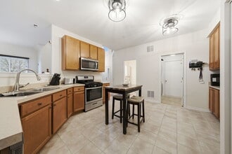 1836 Candlelight Cir in Montgomery, IL - Building Photo - Building Photo