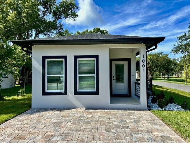 property at 1001 Jenkins St