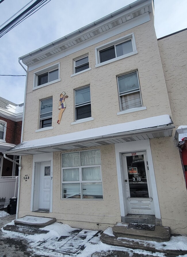 212 State St, Unit 3 in Hamburg, PA - Building Photo - Building Photo