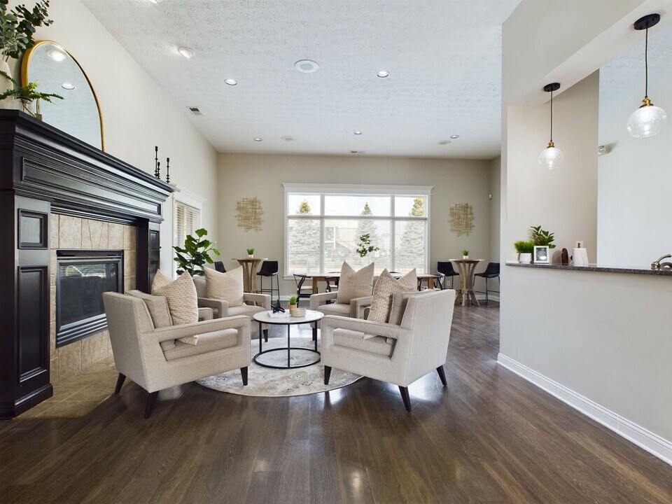 Stone Ridge Flats and Townhomes in Indianapolis, IN - Building Photo