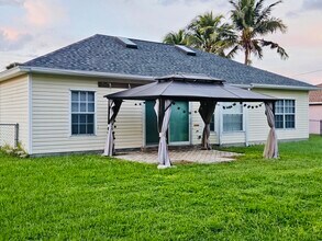 318 SE 21st St in Cape Coral, FL - Building Photo - Building Photo