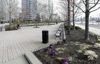Aquablu in Jersey City, NJ - Building Photo - Building Photo