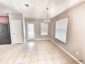 761 Wolfeton Way in New Braunfels, TX - Foto de edificio - Building Photo