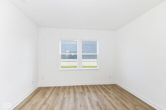 1069 Sunderland Dr in Greenwood, IN - Building Photo - Building Photo