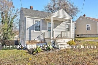 3911 Michigan Ave NW in Roanoke, VA - Foto de edificio - Building Photo