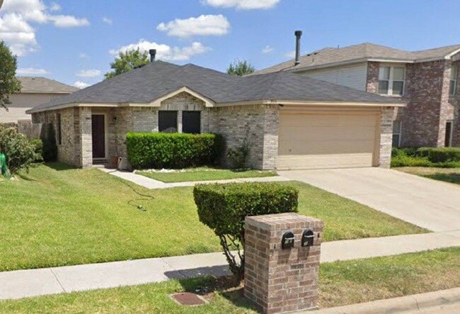 property at 3924 Fox Run Dr