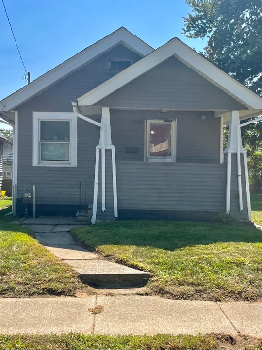 1949 Marlow Rd in Toledo, OH - Building Photo