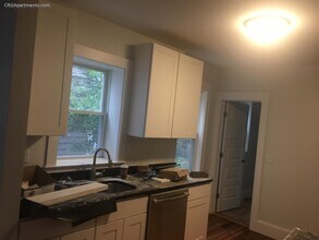 17 Ashland St, Unit 3B in Somerville, MA - Foto de edificio - Building Photo