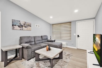 6 Roanoke Ln, Unit 34 in Rochester Hills, MI - Building Photo - Building Photo