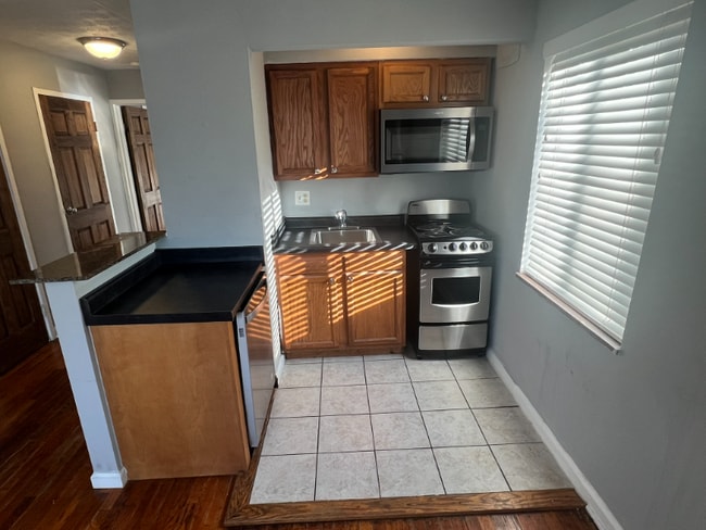 2519 Indianola Ave in Columbus, OH - Foto de edificio - Building Photo