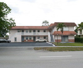 4361 NW 9th Ave in Pompano Beach, FL - Building Photo - Building Photo