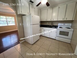 2105 52nd Ave N in St. Petersburg, FL - Building Photo - Building Photo