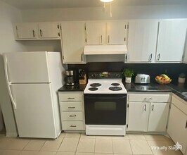 Room in Townhome on Baker Ct in Norcross, GA - Building Photo - Building Photo