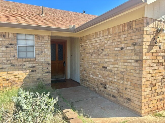 property at 5818 Davenport Dr