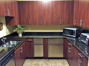 4905 Midtown Ln in Palm Beach Gardens, FL - Building Photo - Building Photo