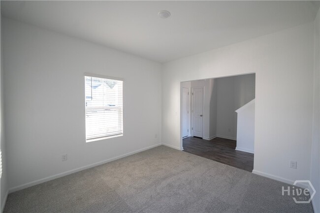 property at 145 Kingswood Cir