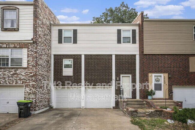 3731 NE Colonial Dr in Lee's Summit, MO - Building Photo - Building Photo