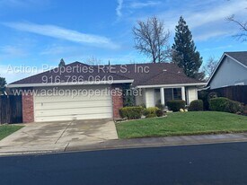 1310 Pilgrims Dr in Roseville, CA - Building Photo