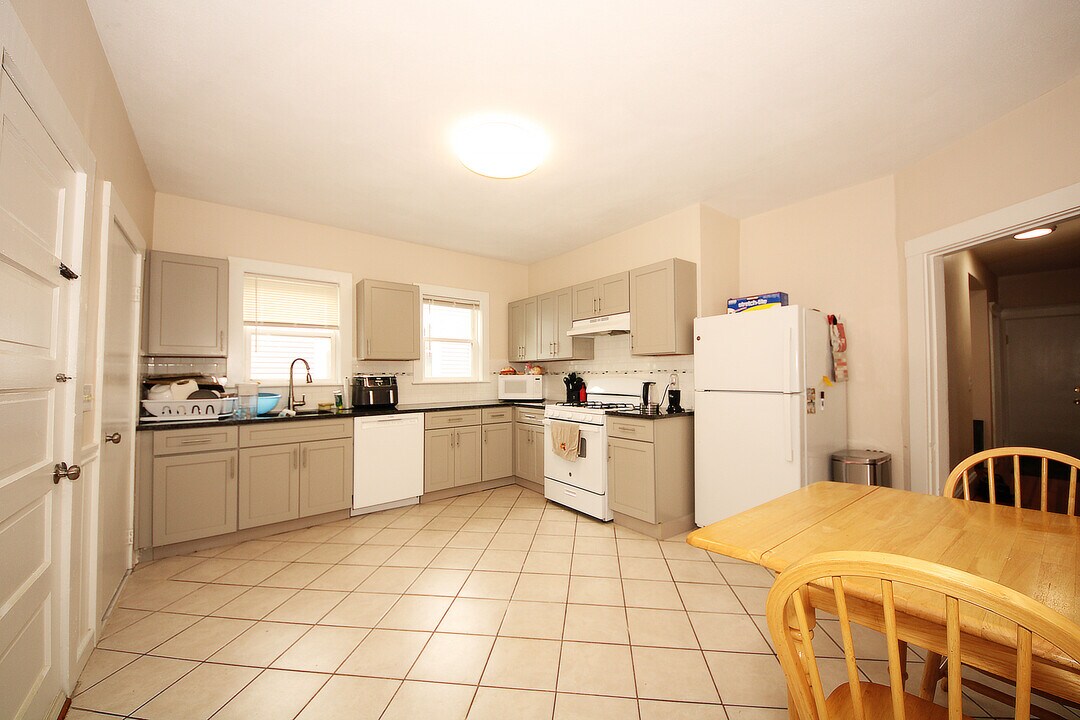 53 Parker St, Unit 3 in Watertown, MA - Foto de edificio