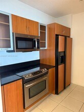 18800 NE 29th Ave, Unit 1008 in Miami, FL - Foto de edificio - Building Photo