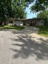 19 Eton Ct in Springfield, IL - Building Photo