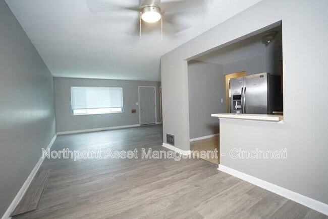 3021 Costello Ave in Cincinnati, OH - Building Photo - Building Photo