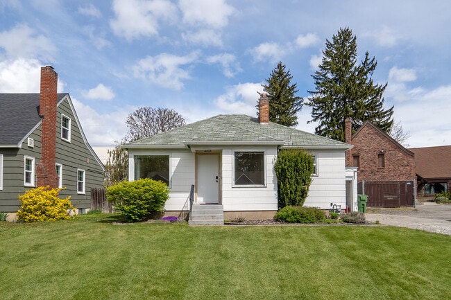 property at 2818 W Euclid Ave