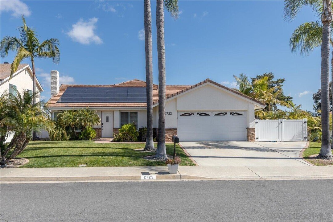 2722 Socorro Ln in Carlsbad, CA - Building Photo