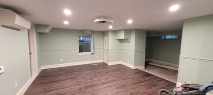 10 Elmwood Ave in Norwalk, CT - Foto de edificio - Building Photo