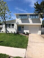 240 Hopkins St in Neptune Beach, FL - Building Photo