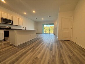 17481 Spanish Oak Lp in Land O Lakes, FL - Building Photo - Building Photo