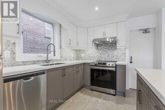 185 Bowie Ave in Toronto, ON - Building Photo - Building Photo