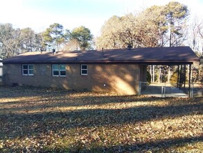 6131 Lonestar Rd in Fayetteville, NC - Building Photo - Building Photo