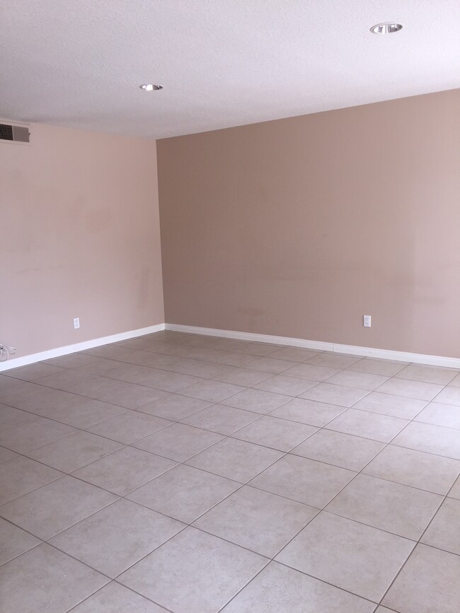 2649 Andover Ave, Unit 4 in Fullerton, CA - Building Photo - Building Photo