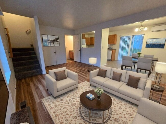 property at 1918 SE Douglas Ave