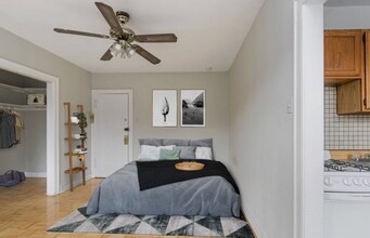 711 W Belmont in Chicago, IL - Building Photo - Building Photo