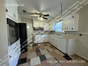 1160 Maria Dr in Jackson, MS - Building Photo - Building Photo